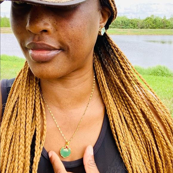 Hetian Jasper Faux Amulet Green Jade - Picture 1 of 7